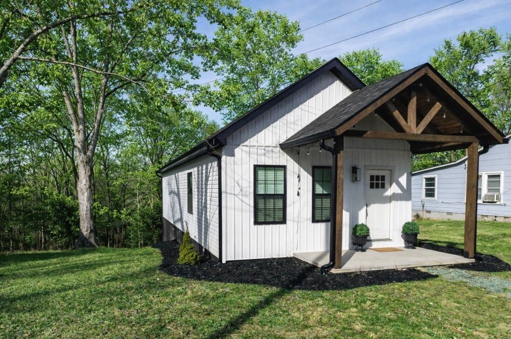 112 Wells Street, N, Centerville, TN 37033