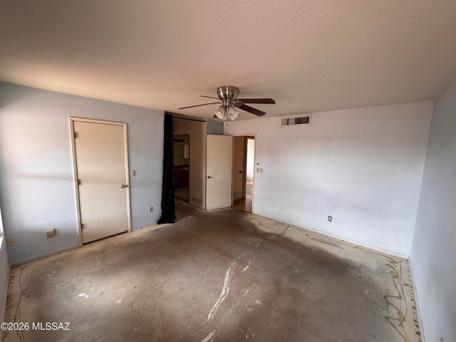 9946 E Leila Drive, Tucson, AZ 85730