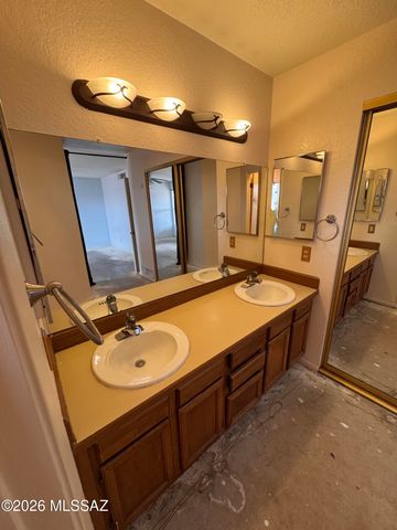 9946 E Leila Drive, Tucson, AZ 85730