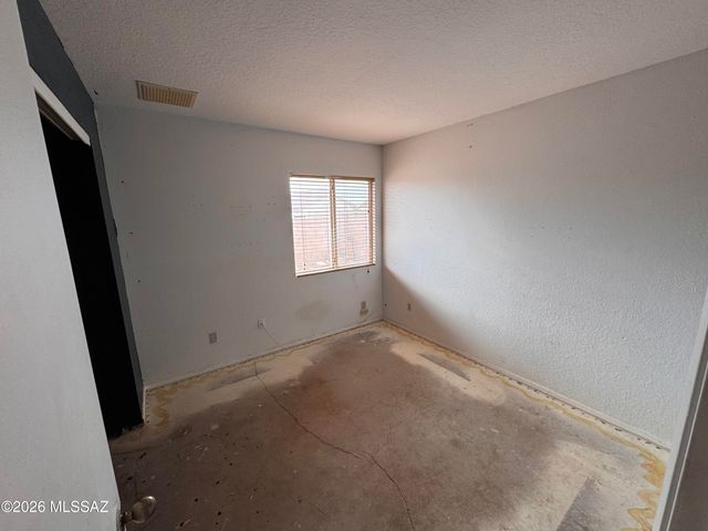 9946 E Leila Drive, Tucson, AZ 85730