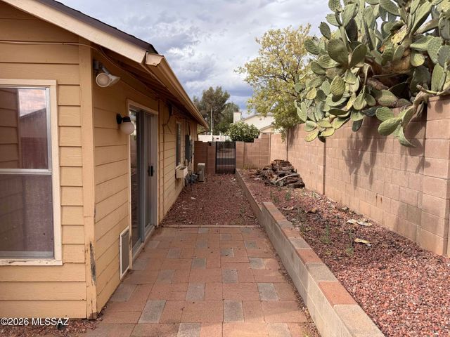 9946 E Leila Drive, Tucson, AZ 85730