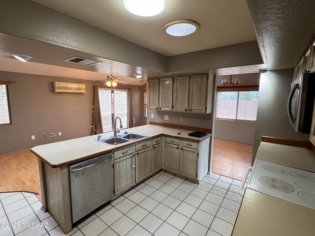 9946 E Leila Drive, Tucson, AZ 85730