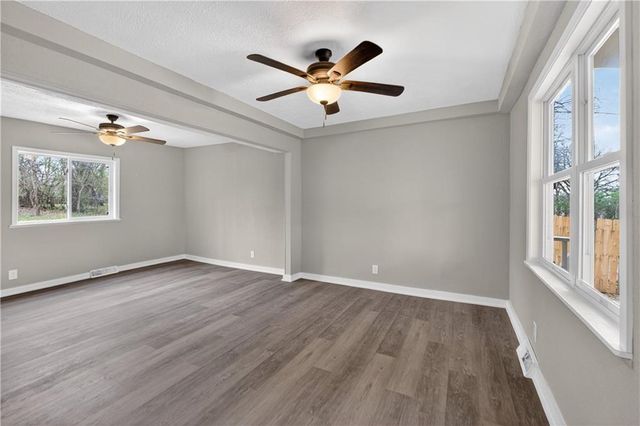 8324 Pershing Road, Raytown, MO 64138