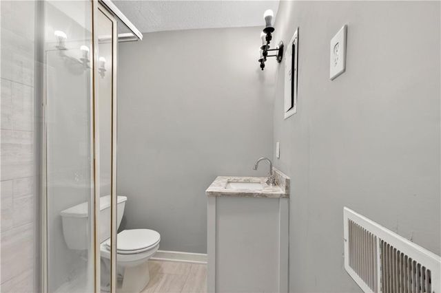 8324 Pershing Road, Raytown, MO 64138