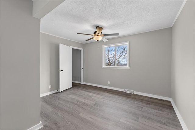 8324 Pershing Road, Raytown, MO 64138