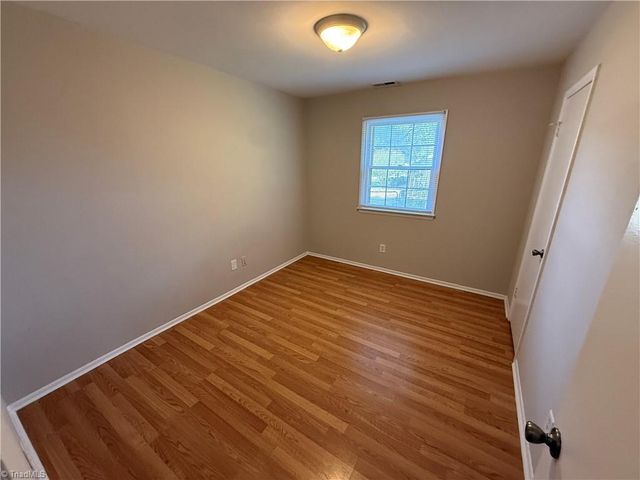 2201 Stonehaven Road, Kernersville, NC 27284