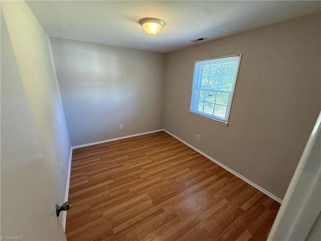 2201 Stonehaven Road, Kernersville, NC 27284