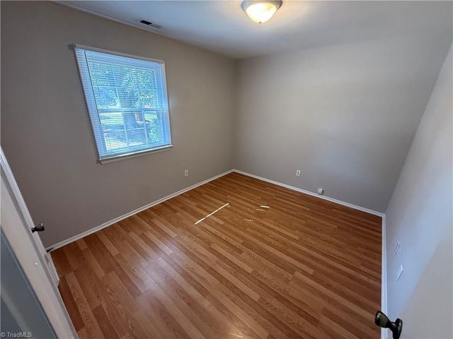 2201 Stonehaven Road, Kernersville, NC 27284
