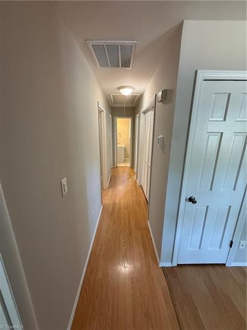 2201 Stonehaven Road, Kernersville, NC 27284