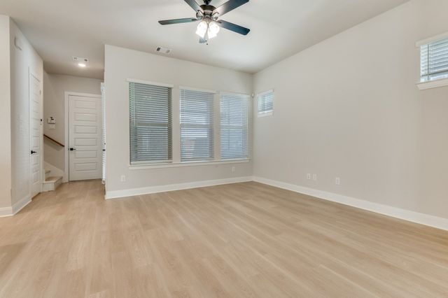 704 YELLOW WARBLER Way, Arlington, TX 76005