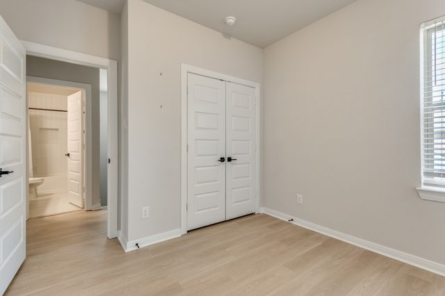 704 YELLOW WARBLER Way, Arlington, TX 76005