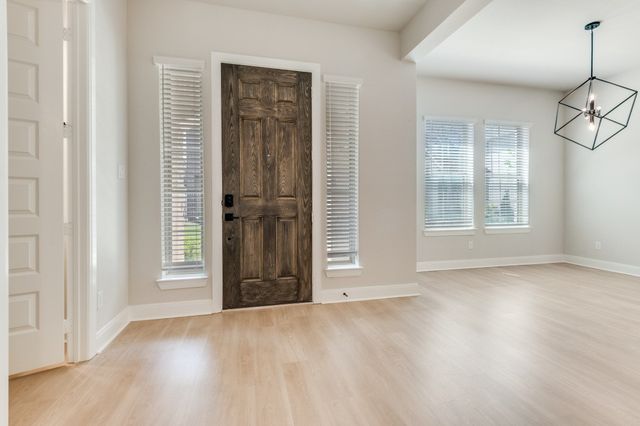 704 YELLOW WARBLER Way, Arlington, TX 76005