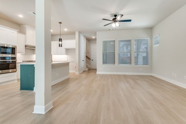 704 YELLOW WARBLER Way, Arlington, TX 76005