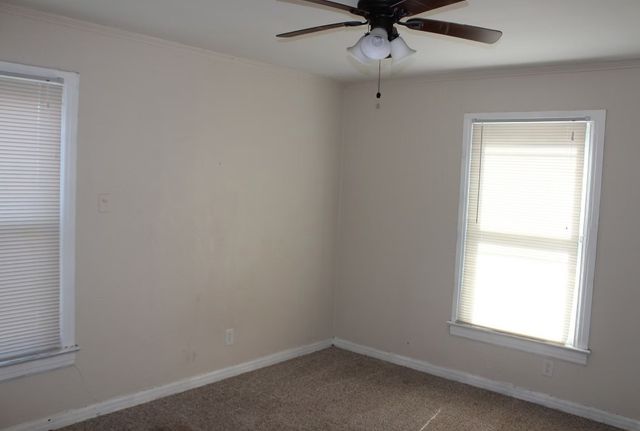 202 SE 9th Street, Grand Prairie, TX 75051