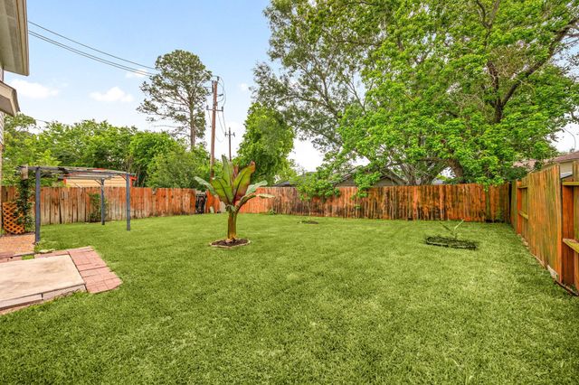 1727 Whispering Pine Court, Missouri City, TX 77489