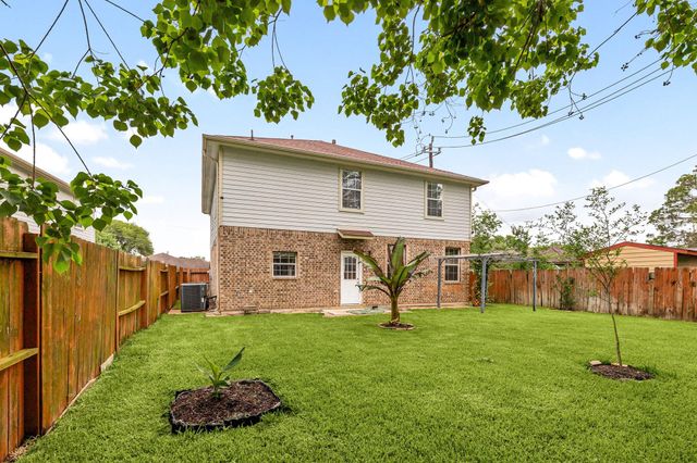 1727 Whispering Pine Court, Missouri City, TX 77489