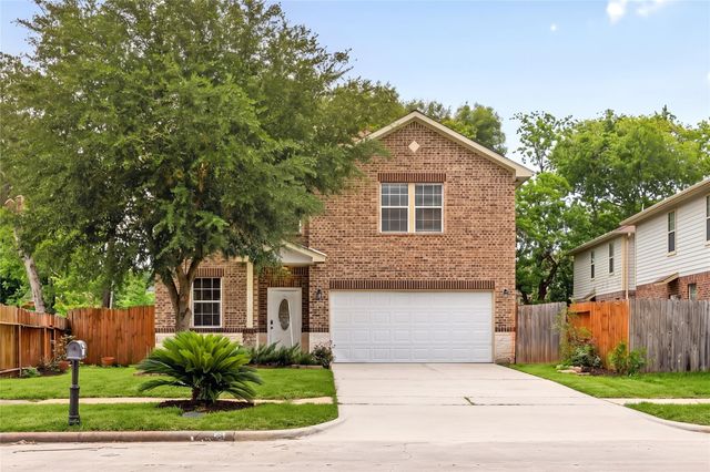 1727 Whispering Pine Court, Missouri City, TX 77489