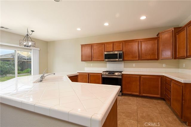 841 Shiraz, Hemet, CA 92545