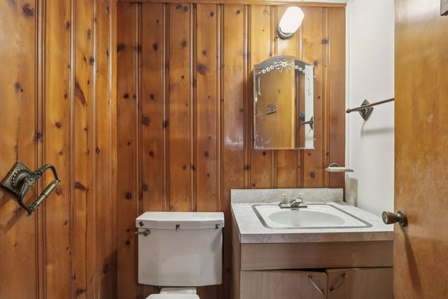 8828 Grand Avenue, River Grove, IL 60171