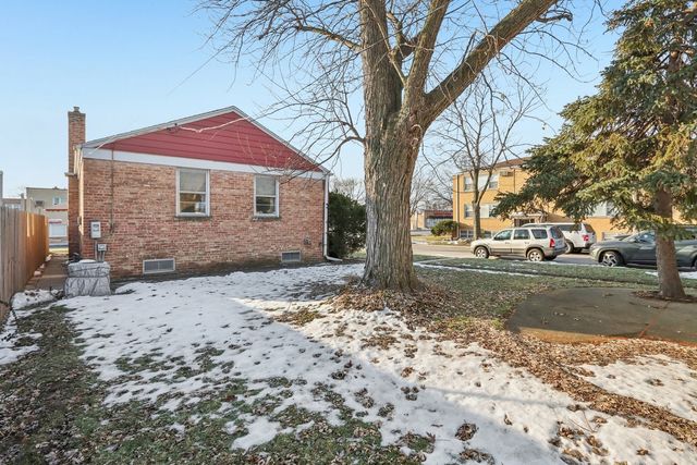 8828 Grand Avenue, River Grove, IL 60171