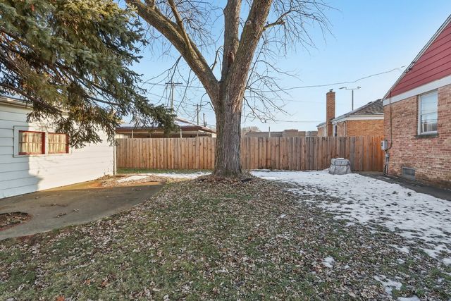 8828 Grand Avenue, River Grove, IL 60171