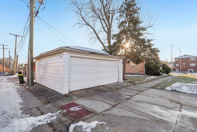 8828 Grand Avenue, River Grove, IL 60171