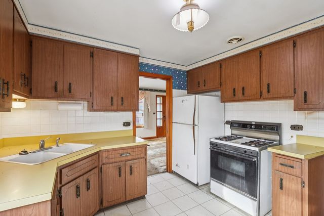 8828 Grand Avenue, River Grove, IL 60171