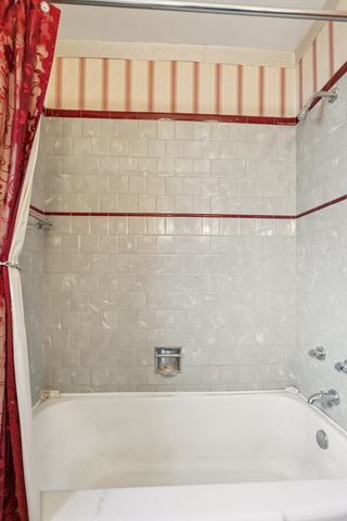 8828 Grand Avenue, River Grove, IL 60171