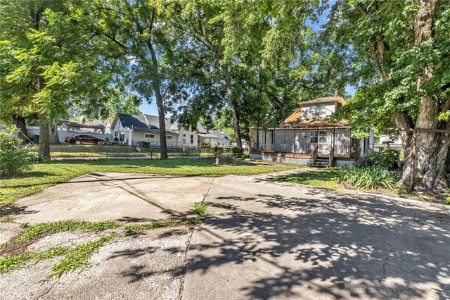 1129 S 36th Street, Kansas City, KS 66106