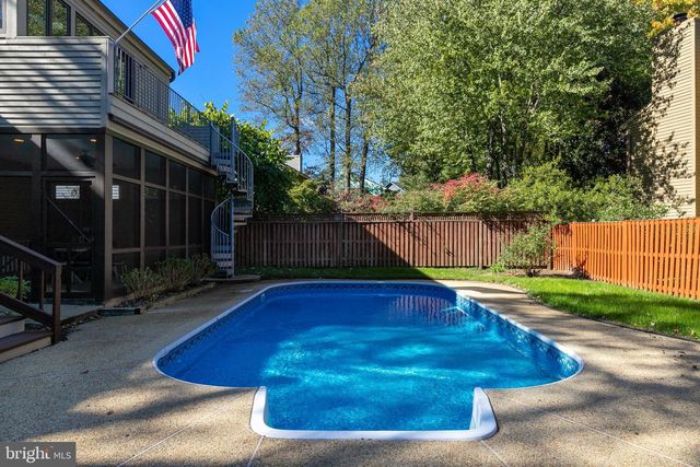 2 WINDWHISPER LN, Annapolis, MD 21403