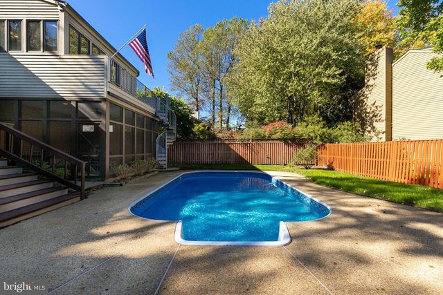 2 WINDWHISPER LN, Annapolis, MD 21403