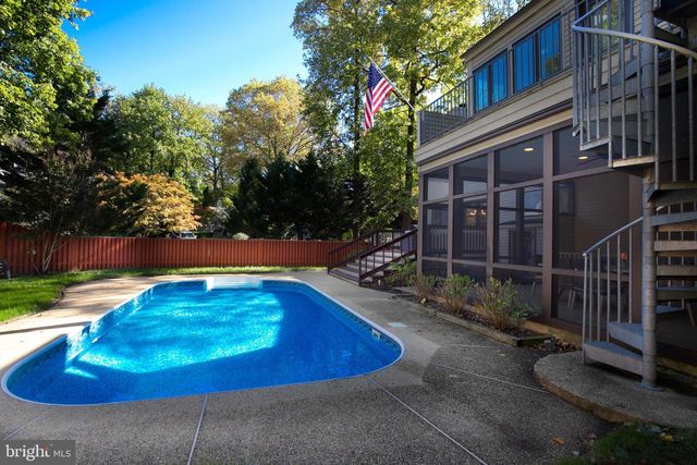 2 WINDWHISPER LN, Annapolis, MD 21403