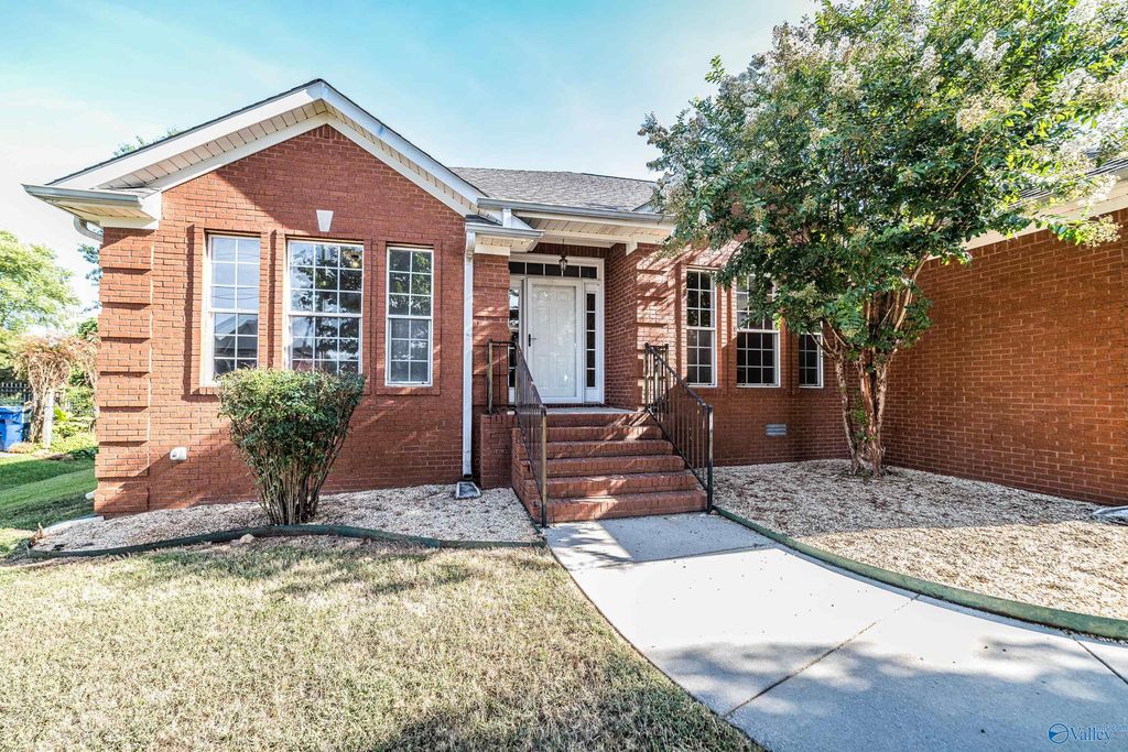 109 Fox Run Drive, Meridianville, AL 35759