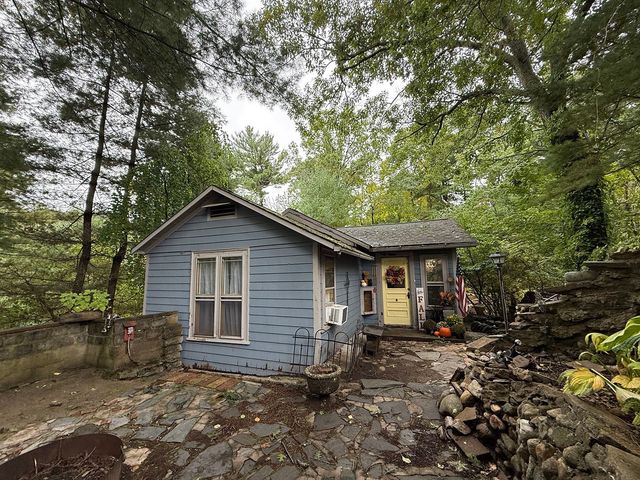 43 Bertine St, Bellingham, MA 02019