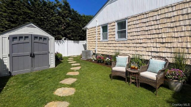 6 Curlew Place, Massapequa, NY 11758