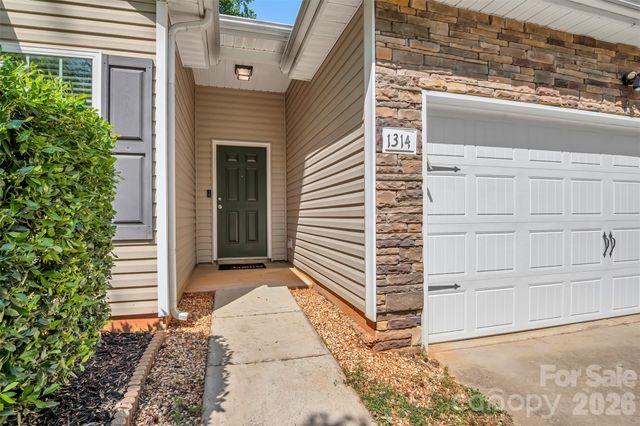 1314 Doby Springs Drive, Charlotte, NC 28262