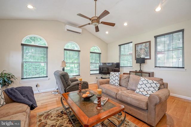 109 CHADDS FORD CT, Sewell, NJ 08080