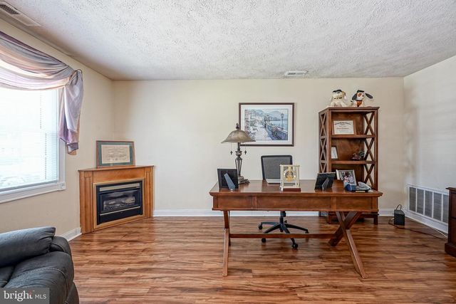 109 CHADDS FORD CT, Sewell, NJ 08080