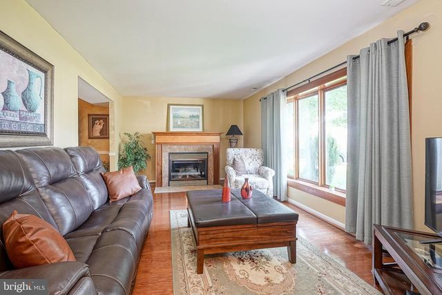 109 CHADDS FORD CT, Sewell, NJ 08080