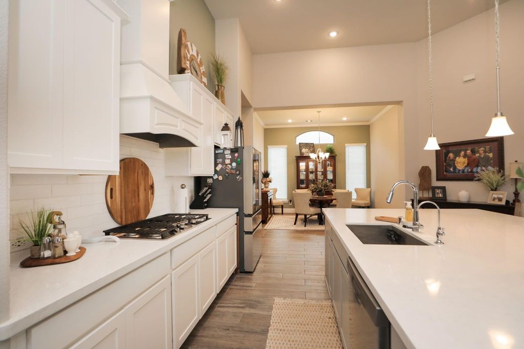 Image 17 of property listing at 23302 Rosen Mill Drive, Richmond, TX 77469