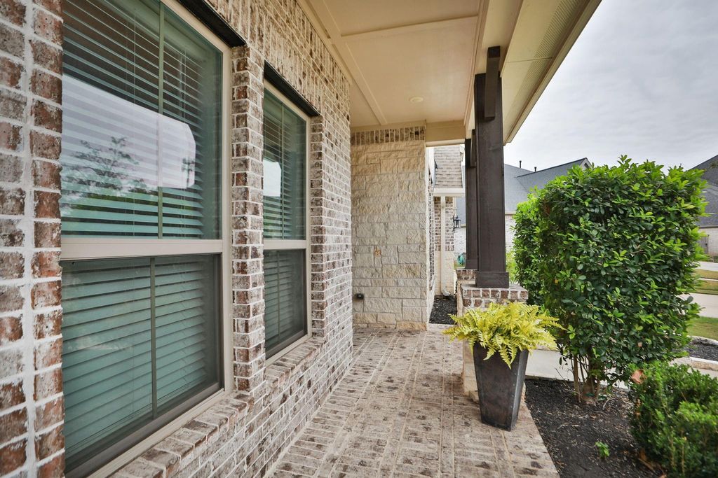 Image 2 of property listing at 23302 Rosen Mill Drive, Richmond, TX 77469