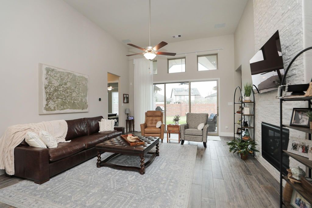 Image 20 of property listing at 23302 Rosen Mill Drive, Richmond, TX 77469