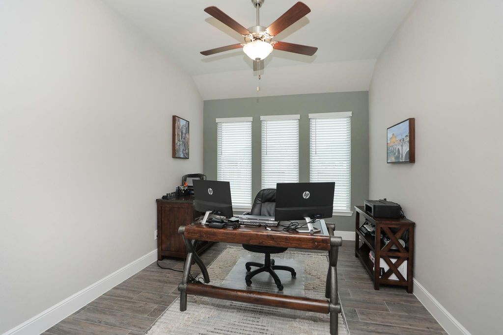 Image 24 of property listing at 23302 Rosen Mill Drive, Richmond, TX 77469