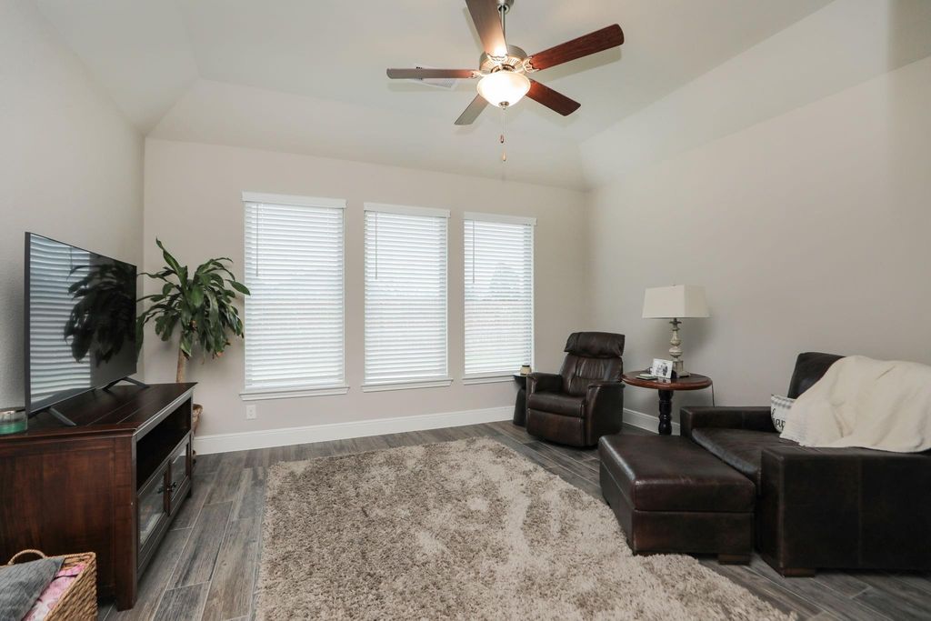 Image 25 of property listing at 23302 Rosen Mill Drive, Richmond, TX 77469