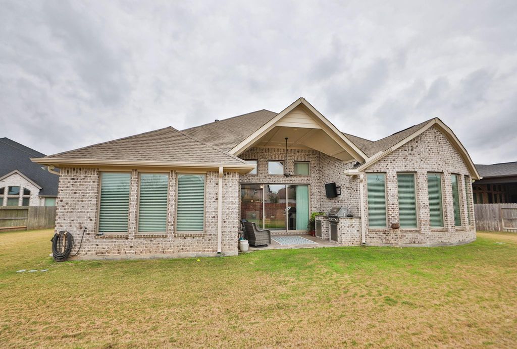 Image 37 of property listing at 23302 Rosen Mill Drive, Richmond, TX 77469
