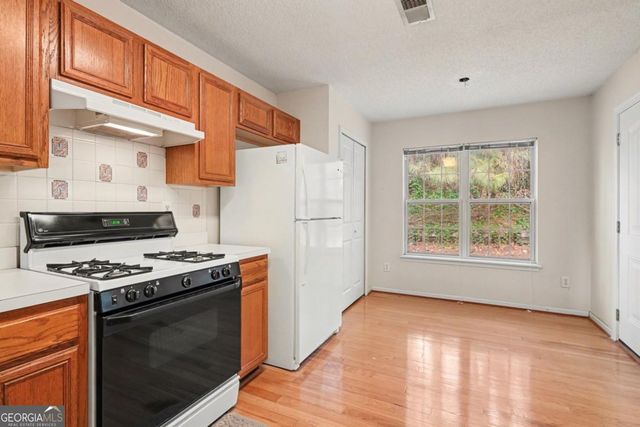 2256 Dresden Green NW, Kennesaw, GA 30144