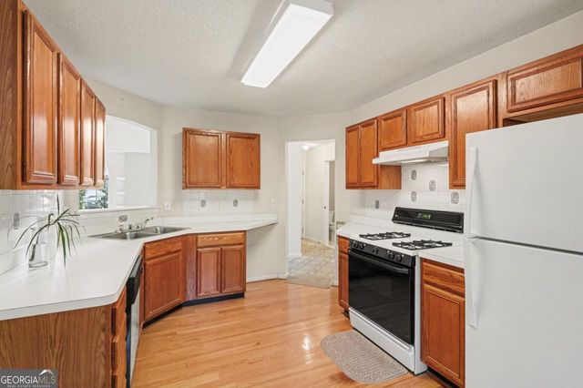 2256 Dresden Green NW, Kennesaw, GA 30144