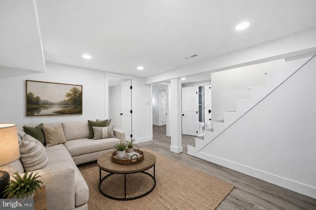 7001 ASPEN AVE, Takoma Park, MD 20912