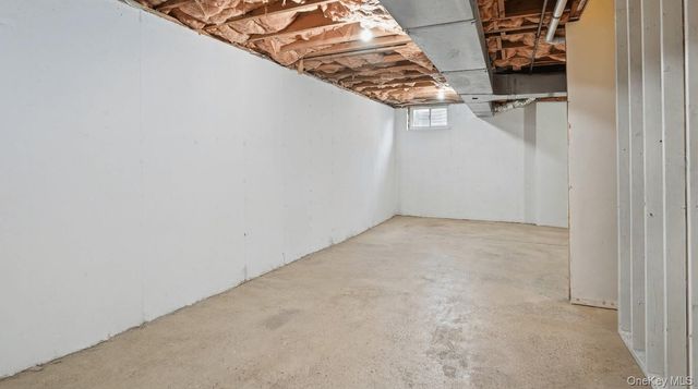49 Canoe Place Road 416, Hampton Bays, NY 11946