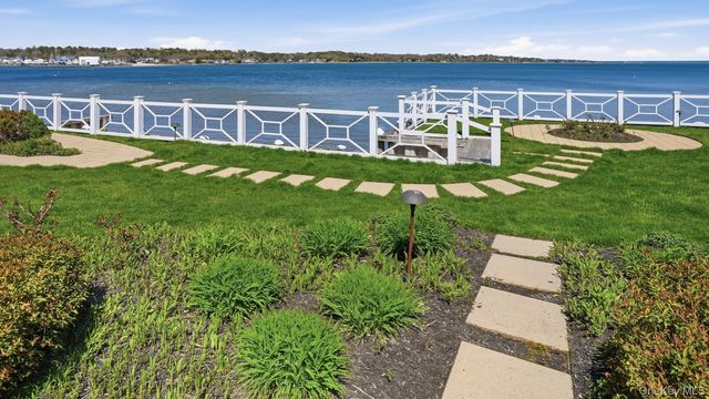 49 Canoe Place Road 416, Hampton Bays, NY 11946